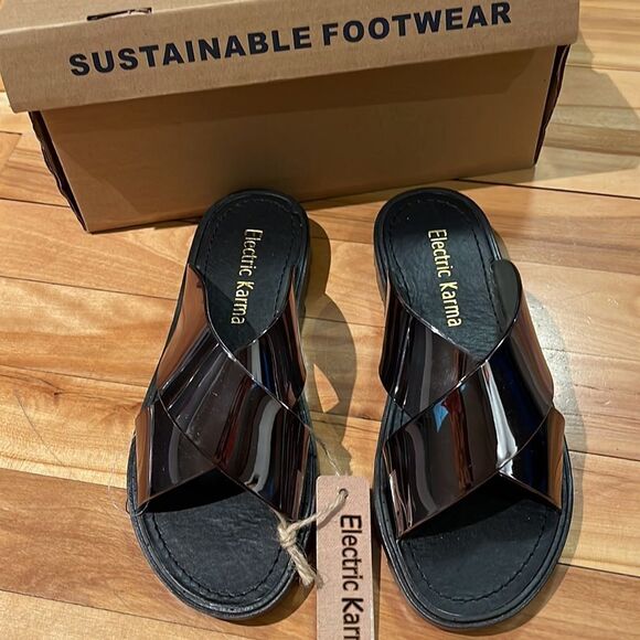 Electric Karma Bickle bronze cross strap metallic cross strap sandal. New in box - Picture 2 of 5